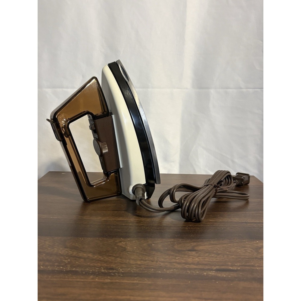 VintageBLACK+DECKER Stowaway Corded Adjustable Steam Iron, Steam, Folding Handle - Picture 3 of 9